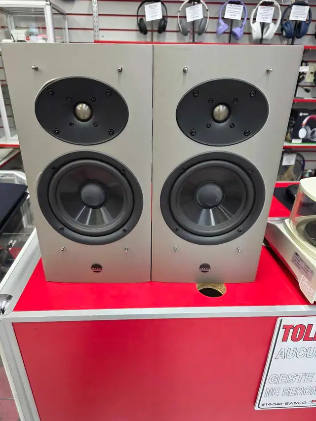 Athena Speaker556568114899855361