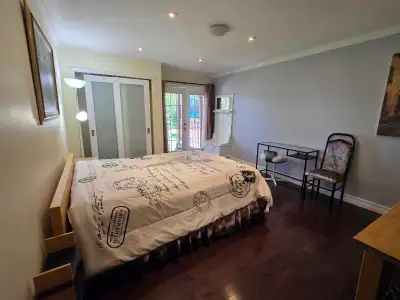 Furnished Studio – Ideal Location near Conestoga College Available August 1st, this bright and spaci...