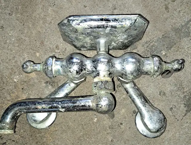 Vintage Faucet +parts in Plumbing, Sinks, Toilets & Showers in City of Montréal - Image 2