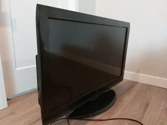 Toshiba 40 Inch Widescreen 1080P LCD HDTV in TVs in Ottawa - Image 6