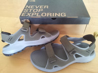 NIB North Face Hedgehog III Men's sandals size 8 (r. $254.87)