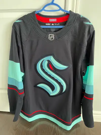 NHL Seattle Kraken Hockey Jersey Men’s Large 50 NEW, View more