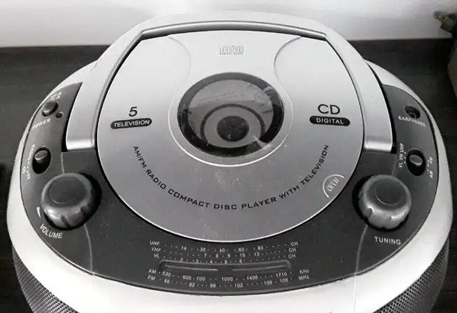 Antenne numérique RCA , décodeur numérique, télé portative in Video & TV Accessories in Québec City - Image 5