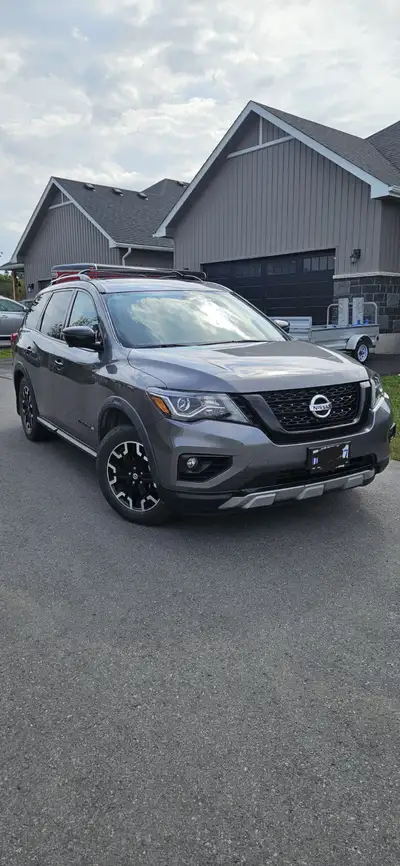 Introducing the 2019 Nissan Pathfinder SL-ROCK CREEK, reduced for quick sale...$22,000 must see! Wit...