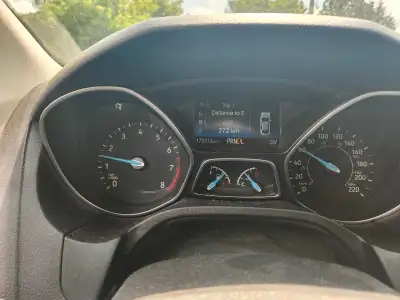 2015 Ford Focus se 173000km Auto Fully loaded with back up camera ford sync. Great on gas Don't need...