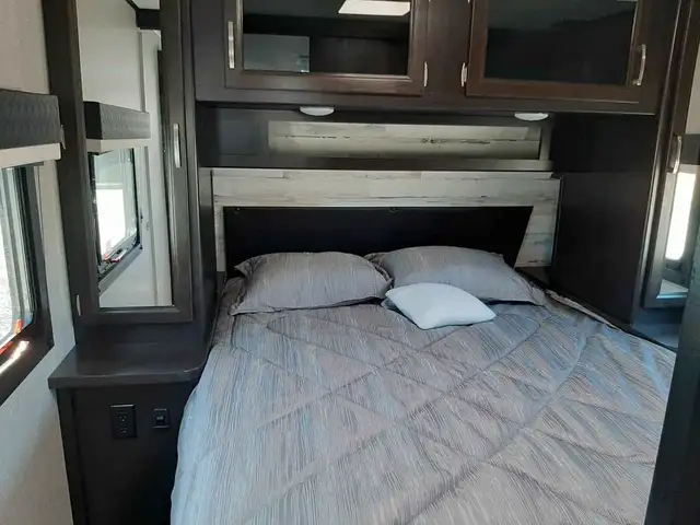 ROULOTTE JAYCO JAYFEATHER 2020 - CLÉ EN MAINS in RVs & Motorhomes in Longueuil / South Shore - Image 6