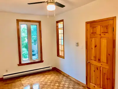 31/2 apartment 1370$ in high demand location on quiet street near Parc Lafontaine available for Apri...