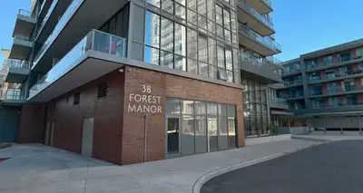 luxury unit One Bedroom +1 Den