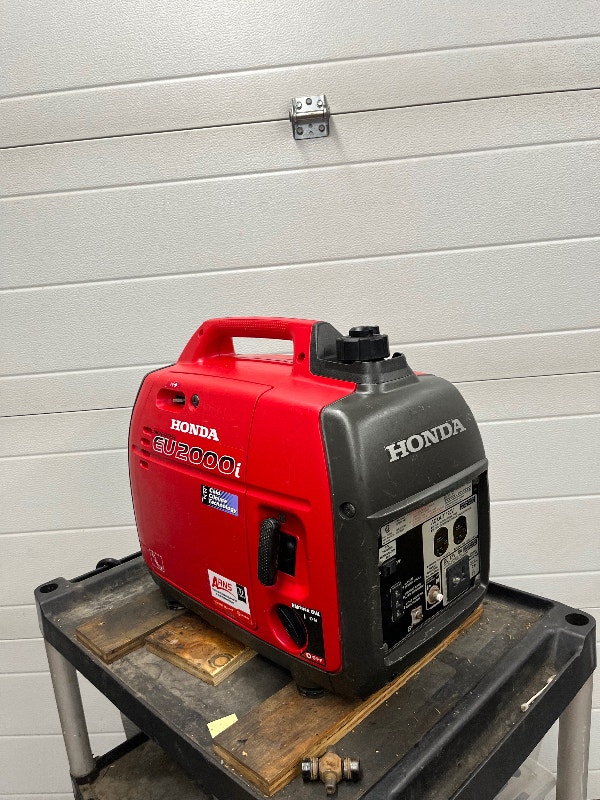 NEW STYLE HONDA EU2200i INVERTER GENERATOR REPLACES THE EU2000i Power