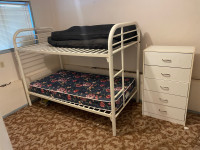 Bunk bed with dresser 40$