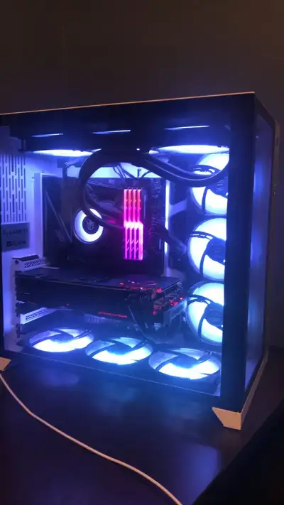 Selling my gaming PC, runs great, just re-did the thermal paste on CPU/GPU and GPU thermal pads this...