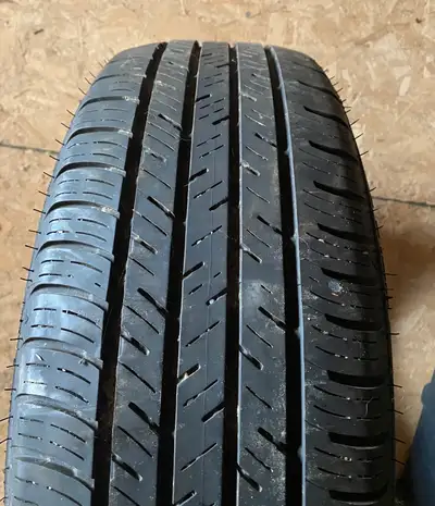 Only one tire. 205/60/16 Had it on my car for about 3 months due to the original one getting damaged...