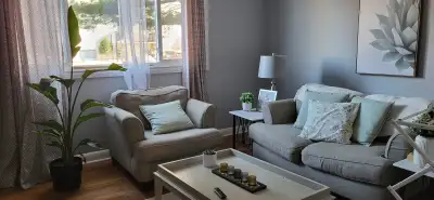 Heat, water, hydro, parking, high speed internet, laundry, snow removal included Main floor of quiet...