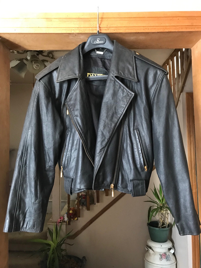 Danier Leather Jacket in Women's - Tops & Outerwear in Hamilton
