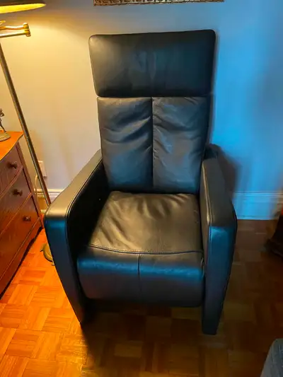 Fauteuil inclinable - Très propre - Aucune déchirure, View more