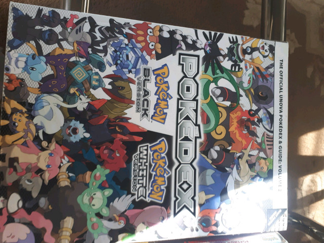 Lot of 2 pokemon pokedex guides black & white gold  silver  in Other in Oakville / Halton Region - Image 2