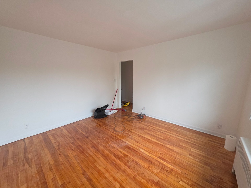 3 1/2 chauffe, Haut de Triplex a ville Saint-Laurent 2