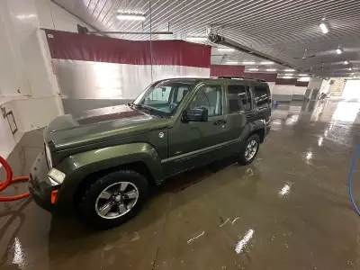 Great SUV, turn key ready to drive. Great family SUV I needed a 3rd row or I’d still be driving it....
