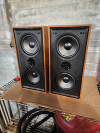 Klipsch tower Speakers KG2.5 Medium Oak