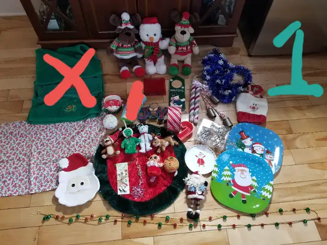 Christmas Decor- Dancing Stuffies, Wall Art & much more in Holiday, Event & Seasonal in Ottawa - Image 3
