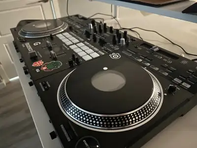 Pioneer DDJ REV7 + Accessories, View more