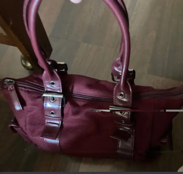 Roots Purse -Cool  Maroon in Women's - Bags & Wallets in London - Image 6
