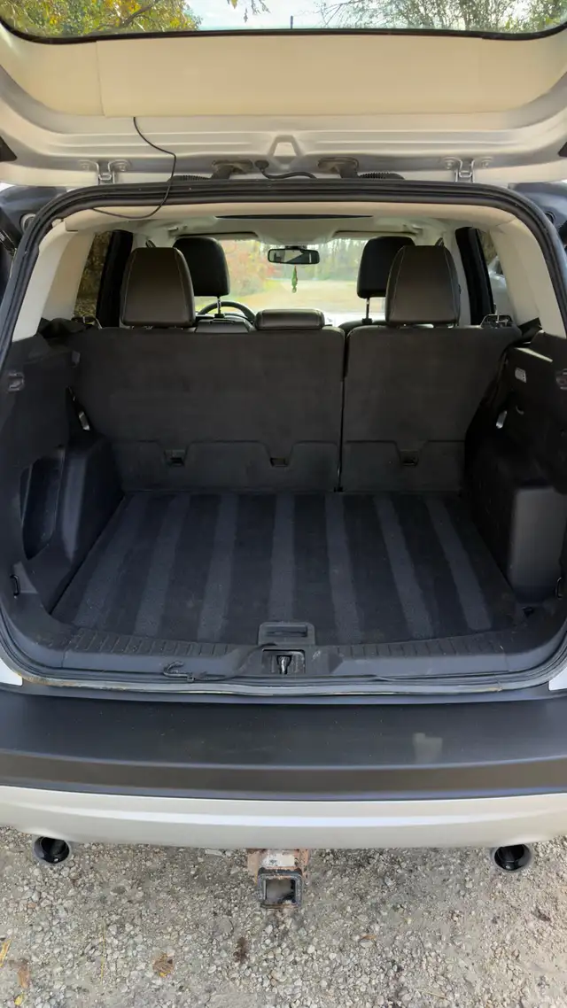 2013 Ford Escape  in Cars & Trucks in Winnipeg - Image 8