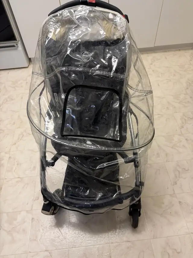 Bugaboo bee stroller in Strollers, Carriers & Car Seats in Oakville / Halton Region - Image 7