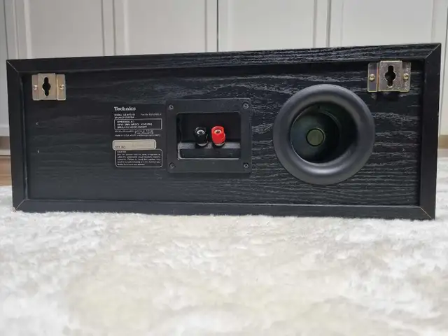 Technics centre speaker in Speakers in Markham / York Region - Image 5