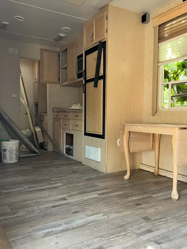 house trailer/bunkie/ tiny home in Park Models in Oakville / Halton Region - Image 5