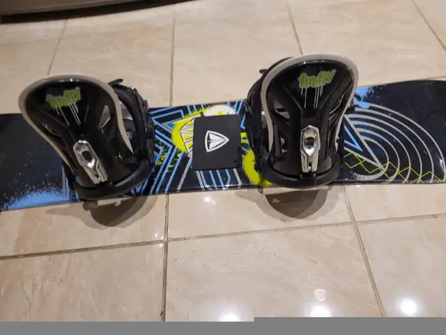 Morrow  snowboard 105 cm with Firefly  bindings in Snowboard in Calgary - Image 5
