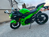 Selling 2023 400CC Kawasaki Ninja