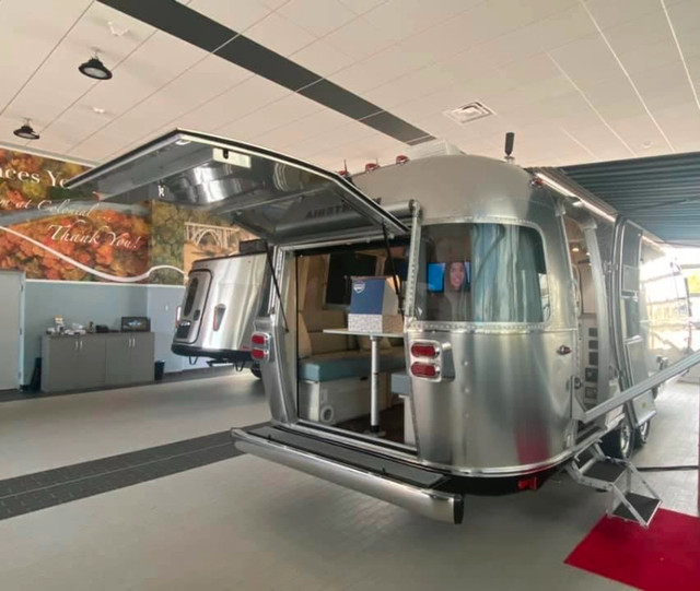 2023 Airstream flying cloud - hatch - 25 pieds - twin bed - bunk dans Caravanes classiques  à Laval/Rive Nord - Image 2