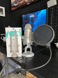 Blue Yeti USB Microphone + pop filter