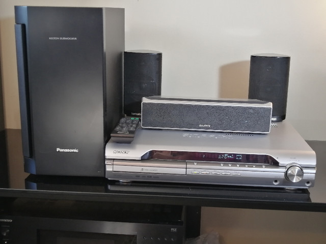 Sony DAV-DX155 DVD Home Theater System in General Electronics in Mississauga / Peel Region