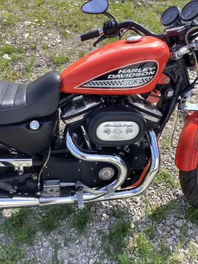 Sportster 883R (100th anniversary edition ) Roadster model with dual front disc brakes. Harley racin...