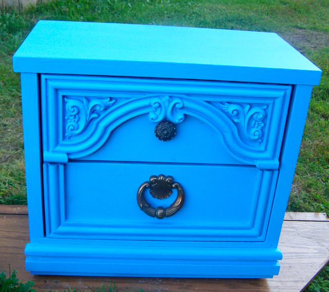 2 DRAWER Night Table / Cabinet in Dressers & Wardrobes in Ottawa