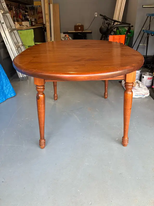Dinning table in Dining Tables & Sets in Cole Harbour - Image 3