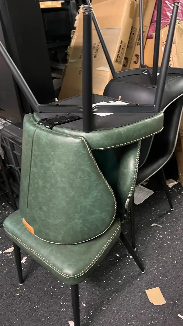 Beautiful heavy duty restaurant dining chairs  in Chairs & Recliners in Markham / York Region - Image 6