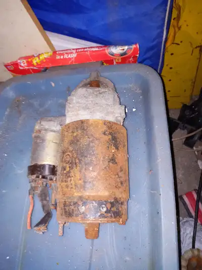 BOUGHT THIS OFF KIJIJI SEVERAL YEARS AGO WAS TOLD IT WOULD FIT MY 2000 FORD F-150 BUT IT DIDNT NOT S...