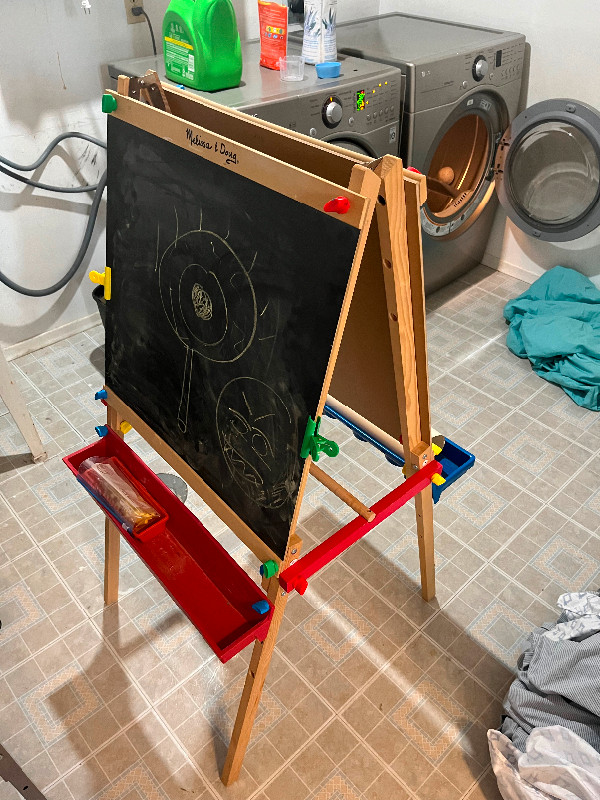 Kid’s Easel in Hobbies & Crafts in Ottawa - Image 2
