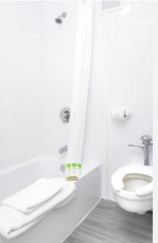 2-Bedroom, 1-Bath Apartment Available for Relet – Campus 1 Montr — photo 2