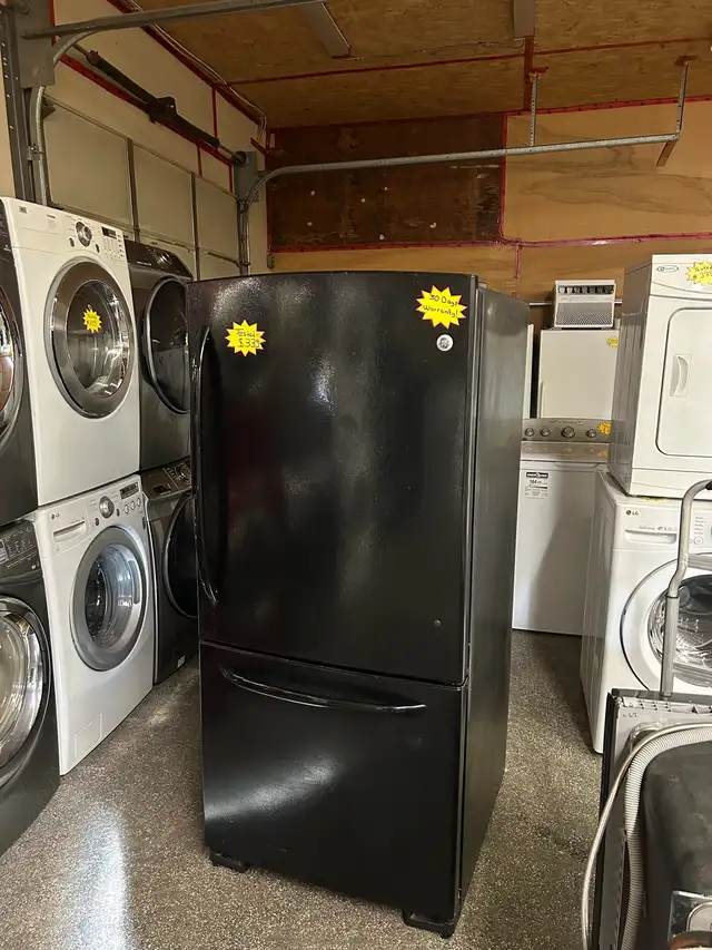 GE Stainless Stell Refrigerator - No issues in Refrigerators in Kitchener / Waterloo - Image 6