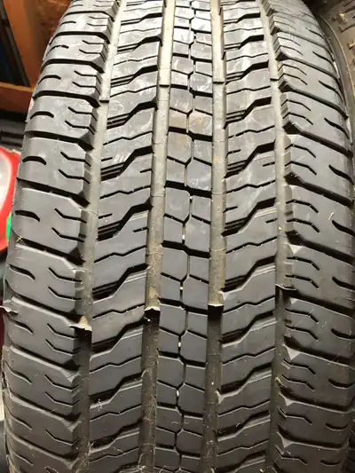 4 pneux d’été de marque Wrangler pour camionnette Grandeur 265 60R18 Comme neuf 1500 km d’usure Négo...
