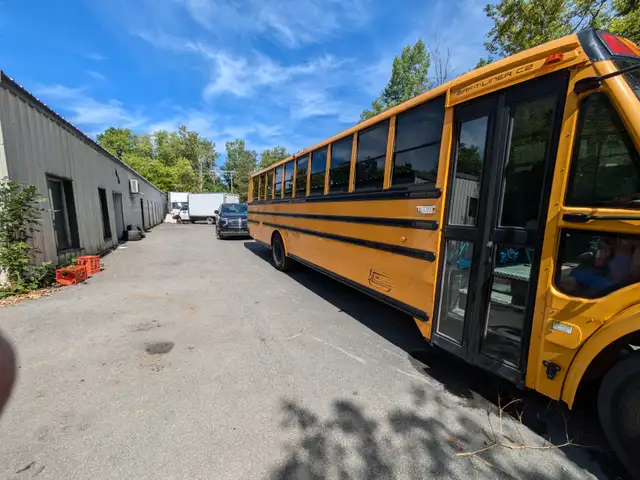 2014 Thomas C2 School Bus64280282447490121