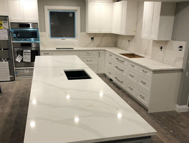 Professional quartz countertop, quartz backsplash, and cabinets in Cabinets & Countertops in Hamilton - Image 4