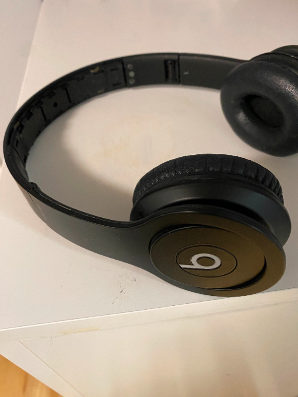 Beats Solo HD Wired headphones in Headphones in Hamilton