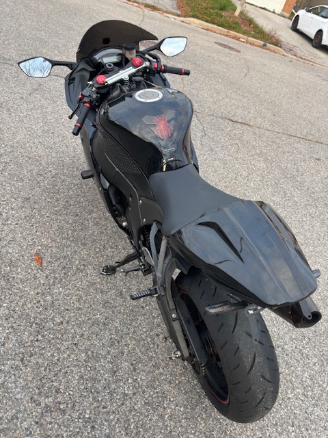 2011 KAWASAKI NINJA ZX10r in Sport Bikes in City of Toronto - Image 8