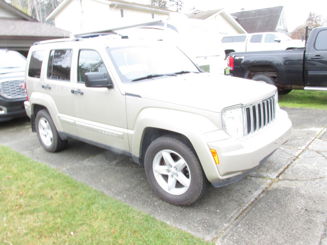 2011 Jeep Liberty Limited in Cars & Trucks in Campbell River - Image 4