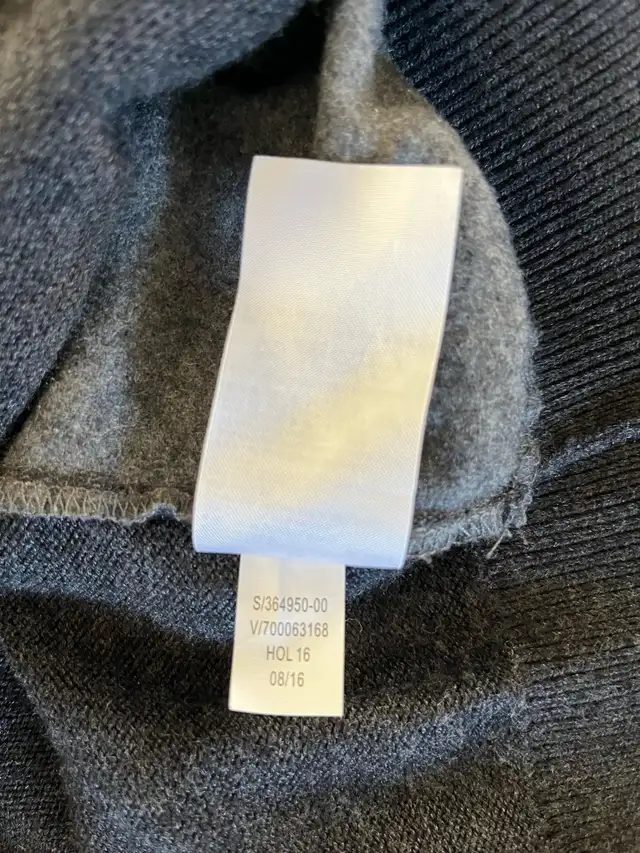 Banana Republic men’s medium zip sweater, wool blend, grey in Men's in Oshawa / Durham Region - Image 10